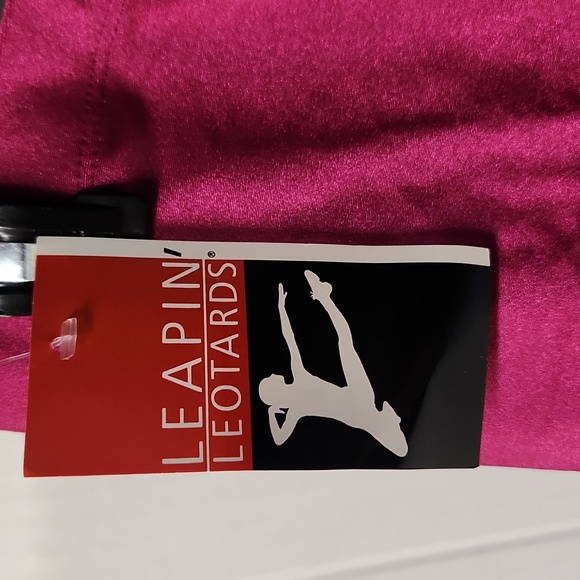 NWT Leapin Leotards Women's sz XL Dance Shorts - Picture 3 of 6